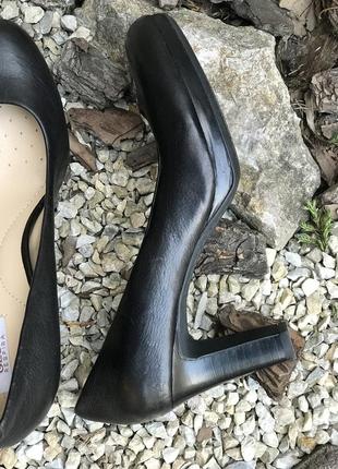 Оригінальні шкіряні жіночі туфлі geox італія 36р.5 фото
