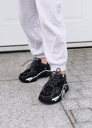 Шикарні жіночі кросівки