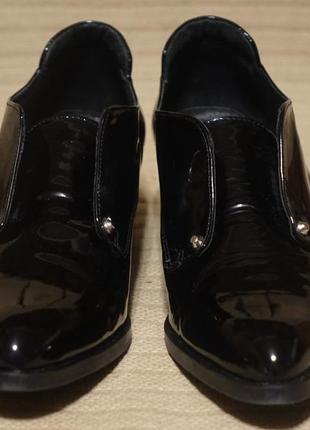 Эффектные черные лакированные туфли sacha premium collection голландия 40 р.2 фото