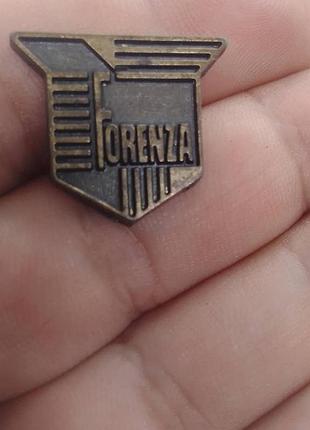 Forenza pin 3