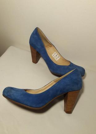 Стильні брендові туфлі красивого кольору замша шкіра італія love, 36р3 фото