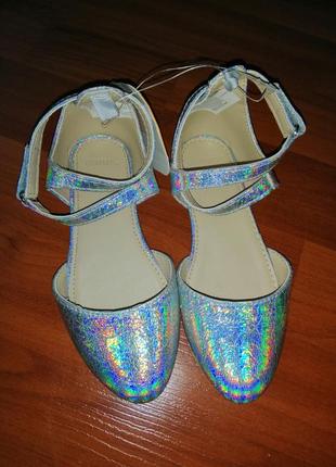 Продам нові туфельки від gymboree, розмір 26, американский 9