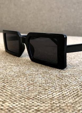 Новые солнцезащитные очки в чёрном цвете.3 фото
