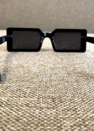 Новые солнцезащитные очки в чёрном цвете.7 фото