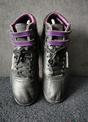 Продам кросівки reebok classic mid