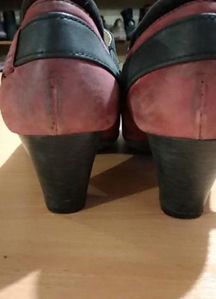 Шикарные кожанные  женские туфли на каблуке 40 р. cariniii6 фото