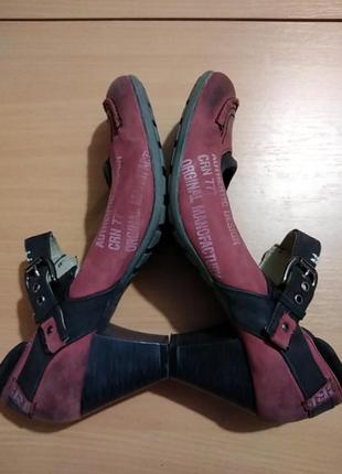 Шикарные кожанные  женские туфли на каблуке 40 р. cariniii9 фото