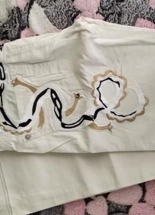 Брюки с вышивкой