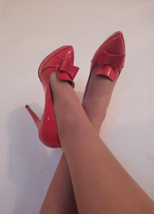 Италия красные лаковые туфли loretti обмен.3 фото