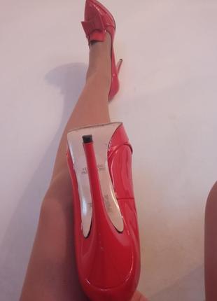 Италия красные лаковые туфли loretti обмен.4 фото