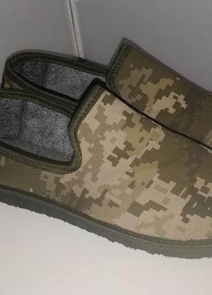 Мужские тапочки с задником