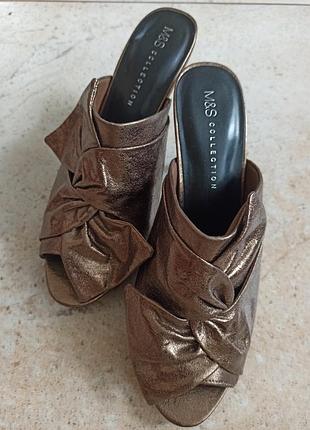 Шкіряні мюли бренду marks&spencer