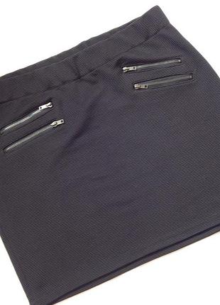 Черная  короткая юбка в рубчик от vero moda(размер 38)