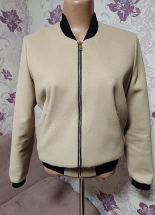 Бежевая курточка-бомбер river island размер 40-42
