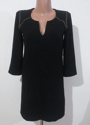 Платье прямого силуэта