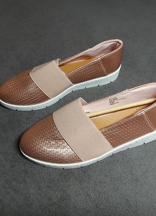 Жіночі туфлі.4 фото