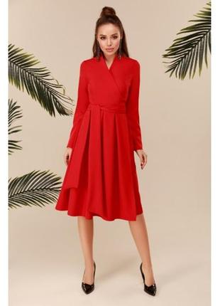 Платье  красное с пышной юбкой демисезонное1 фото