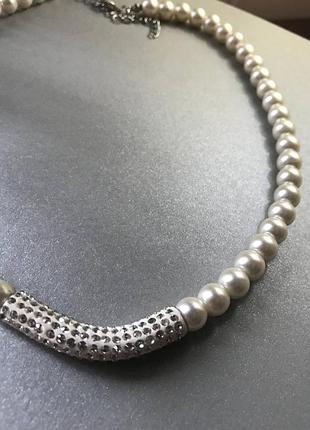 Ожерелье из жемчужных бусин