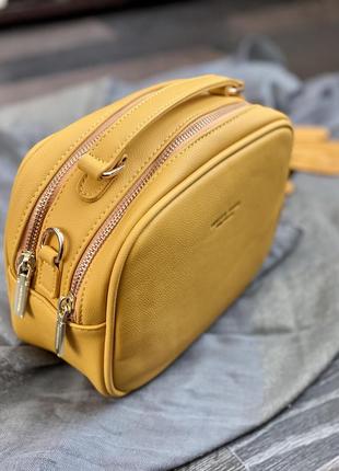 Сумка-чемоданчик желтого цвета3 фото