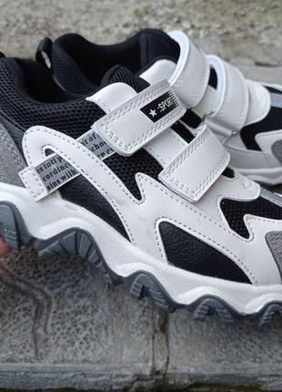 Кросівки для хлопчика на липучках р. 29