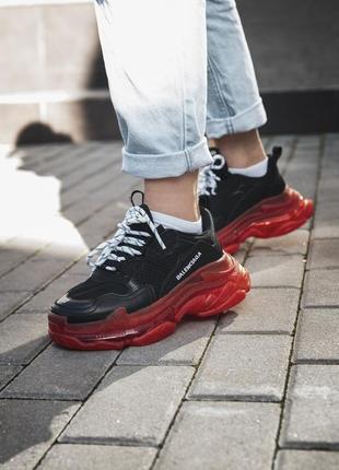Кроссовки женские    triple s clear sole black/red
