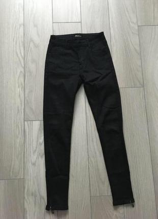 Джинси скінні