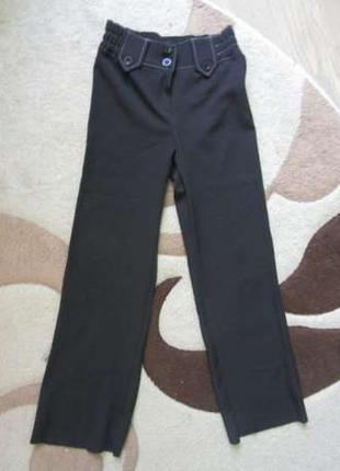 Брюки шкільні на дівчинку.