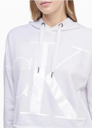 Супер худи с логотипом бренда в паетках oversized sequin monogram logo drawstring hoodie