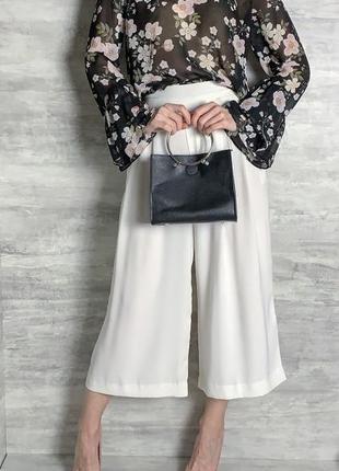Блуза в цветочный принт с рукавами воланами1 фото