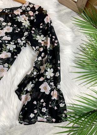 Блуза в цветочный принт с рукавами воланами4 фото