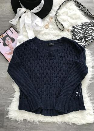 Очень красивый оригинальный свитер светр в идеальном состоянии 🖤miso🖤