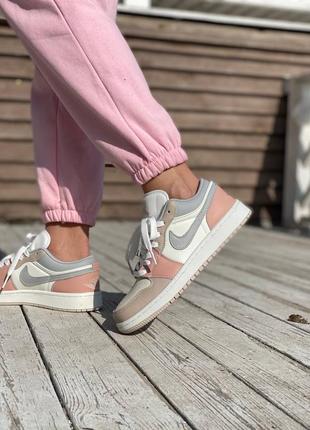 Nike air jordan low 1 crema grey pink бежеві персикові кросівки найк джордан женские брендовые кроссовки7 фото