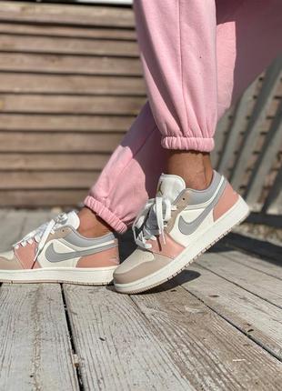 Nike air jordan low 1 crema grey pink бежеві персикові кросівки найк джордан брендові кросівки жіночі9 фото