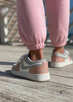 Nike air jordan low 1 crema grey pink бежеві персикові кросівки найк джордан брендові кросівки жіночі4 фото