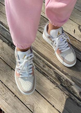 Nike air jordan low 1 crema grey pink бежеві персикові кросівки найк джордан брендові кросівки жіночі2 фото