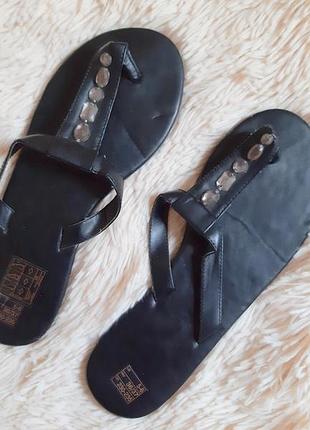 Дуже класні якісні шльопанці від h&m