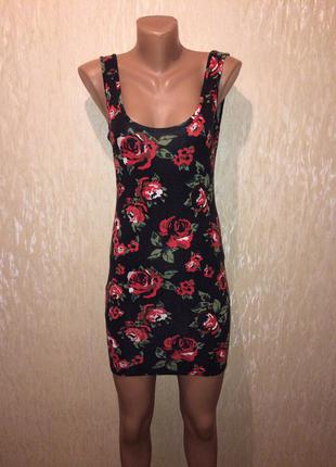 Платье с розами и открытой спинкой new look