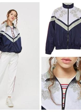 Крутая куртка ветровка анорак на молнии topshop спортшик вышивка бисер полоска лампасы