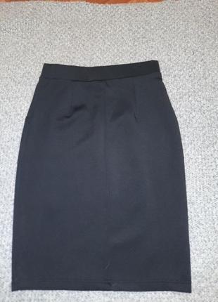 Офисная юбка-карандаш из плотного трикотажа. бренд gloria jeans.2 фото