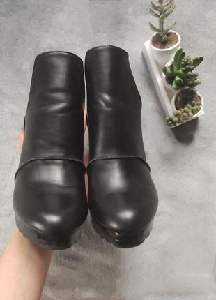 Стильные актуальные чёрные ботильоны ботинки на высоком каблуке zara6 фото