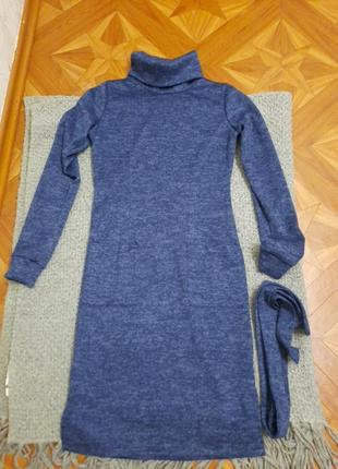 Теплое мягкое платье темно-синего цвета. размер xs.