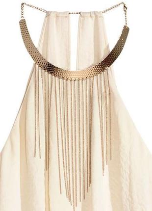 Платье h&m с украшением под золото