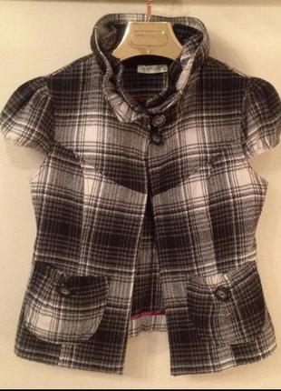 Стильный жилет шерсть s/m