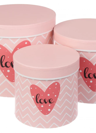 Набір круглих подарункових коробок "love" рожевих (комплект 3 шт)1 фото