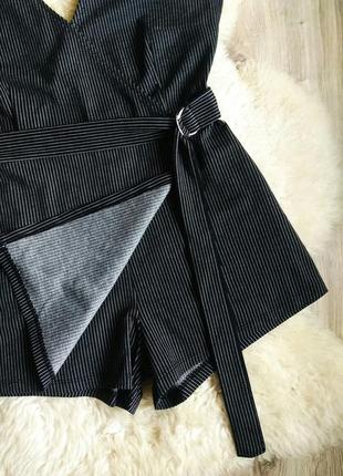 Комбинезон шортами с имитацией юбки с поясом на запах ромпер с запахом4 фото
