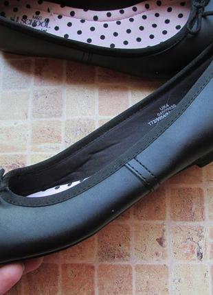Туфли лодочки оригинальные marks & spenser для девушки длина по стельке 24 см6 фото
