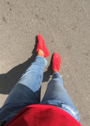 Красные кроссовки nike3 фото