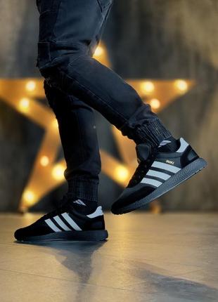 Шикарні жіночі кросівки adidas iniki чорні з білими смужками унісекс 36-46 р7 фото