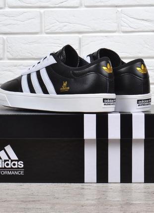 Кросівки шкіряні чоловічі adidas skateboarding чорні з білим в'єтнам2 фото