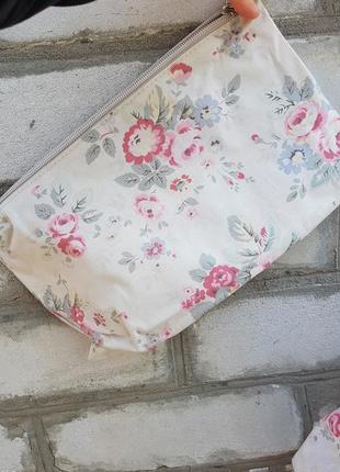 Сумка с косметичкой cath kidston в розах8 фото